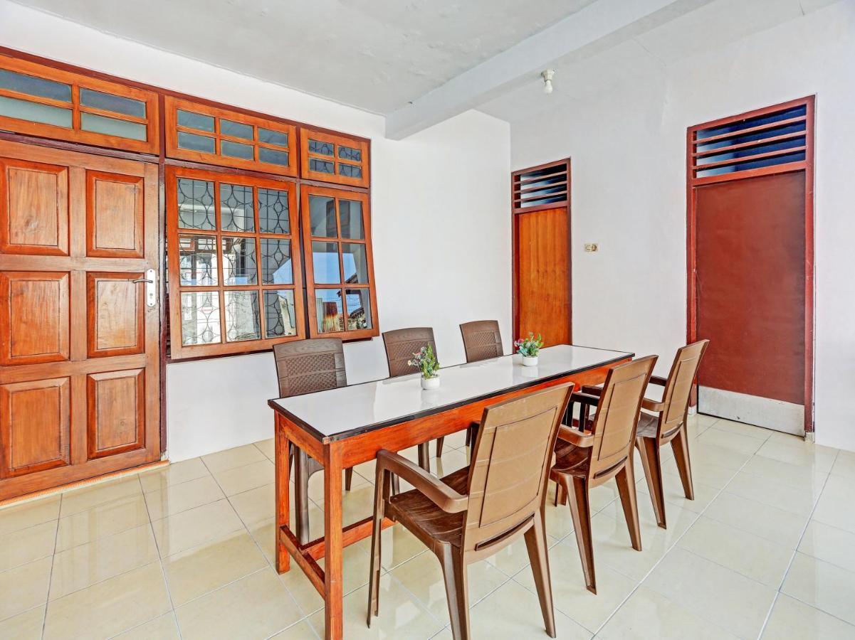 Oyo 90344 Wijayanti Hotel Banyuwangi  Exterior photo